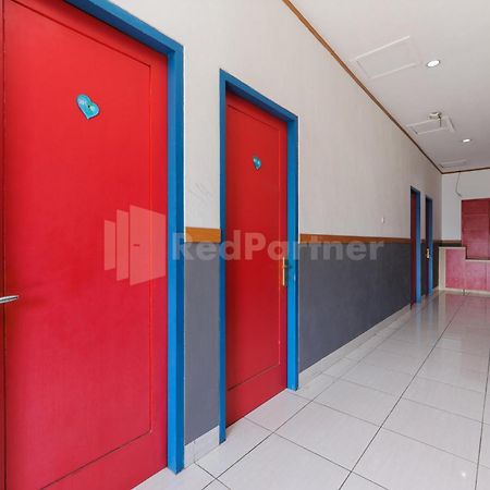 Ian Hotel Jaksa Mitra Reddoorz Jakarta Exterior photo